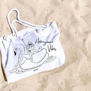 Honeymoon Vibes Tote